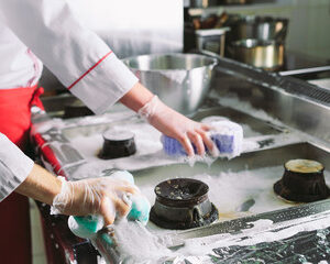 Complete kitchen cleaning